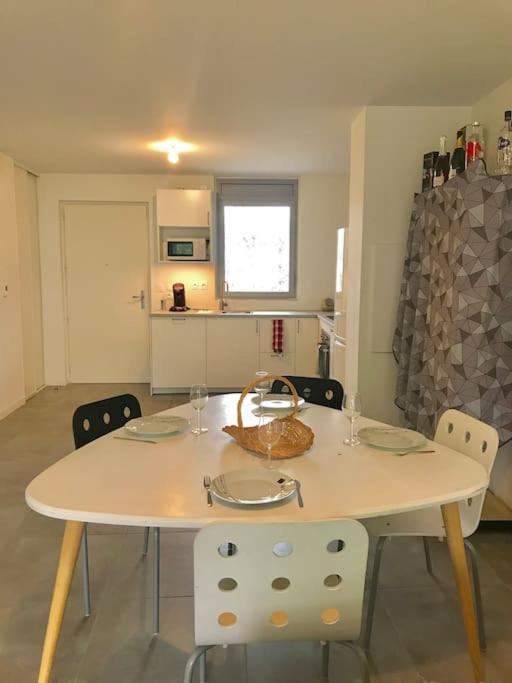 Bide Ona - Centre - Terrasse - Parking Apartment Bayonne Bagian luar foto